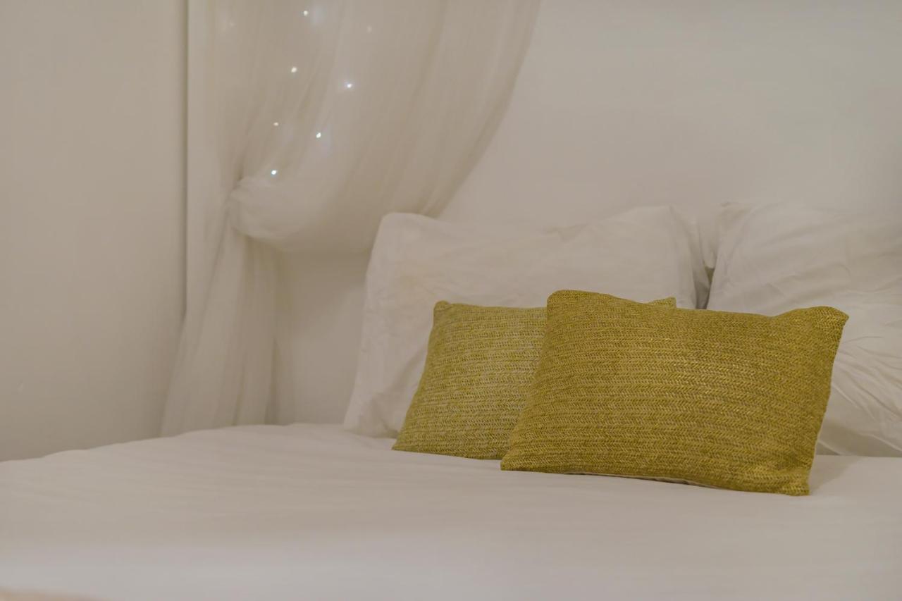 Romantic + Tejo River View Apartment Lissabon
